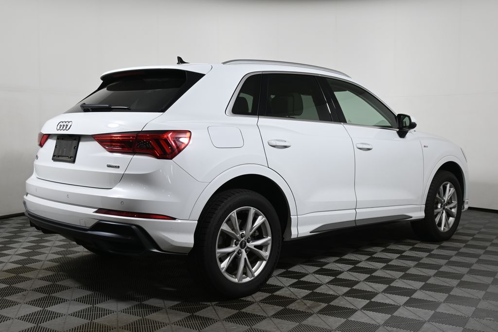 Thumbnail: 2021 Audi Q3 - 7