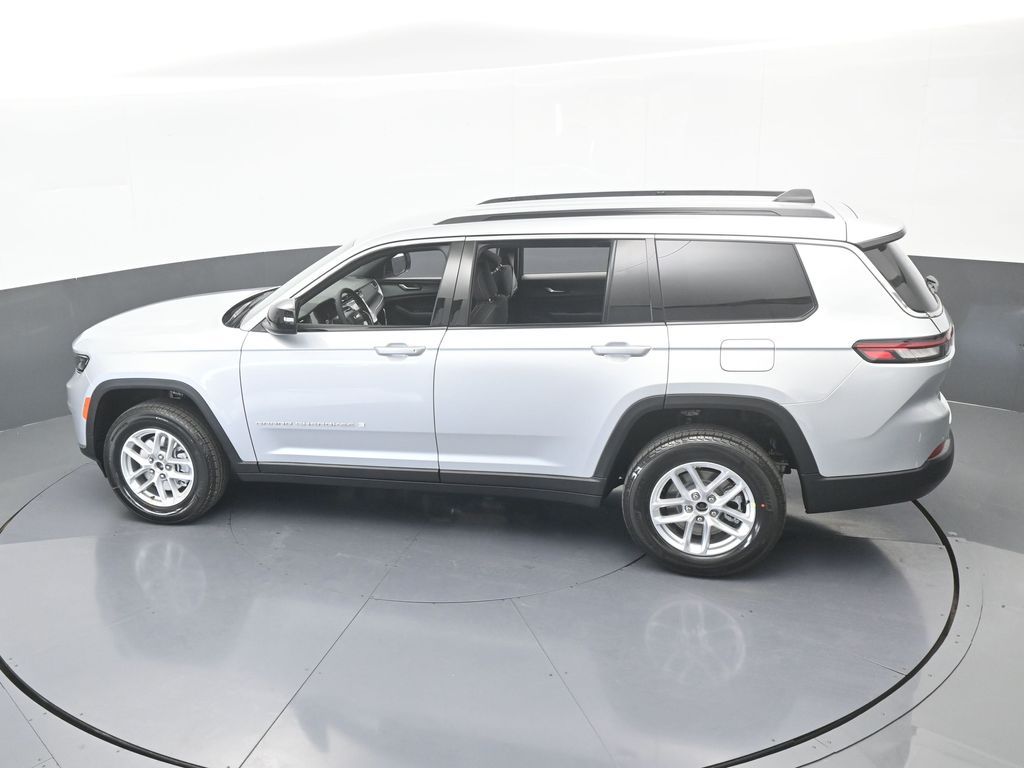 New 2026 Silver Zynith Jeep Laredo image 43