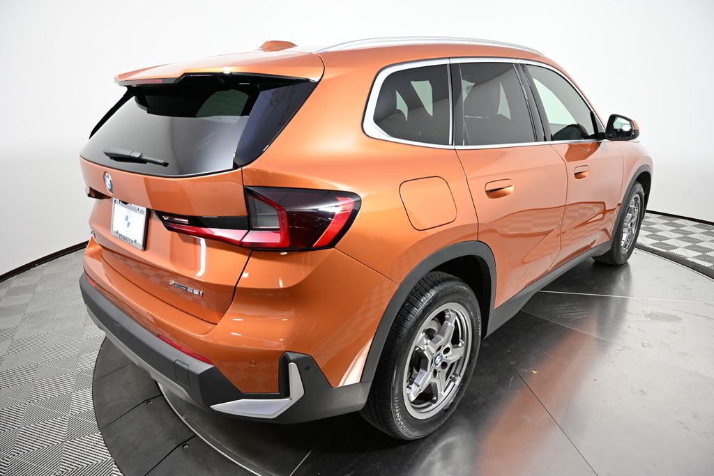 Thumbnail: 2023 BMW X1 - 5