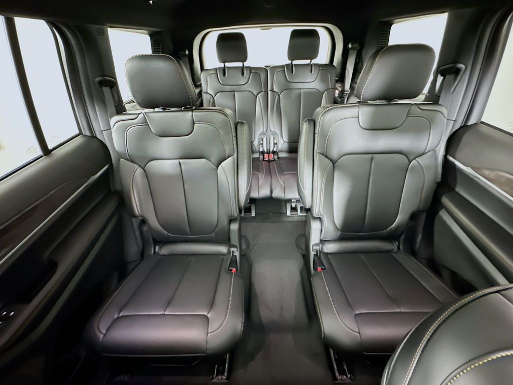 JeepGrand Cherokee L10