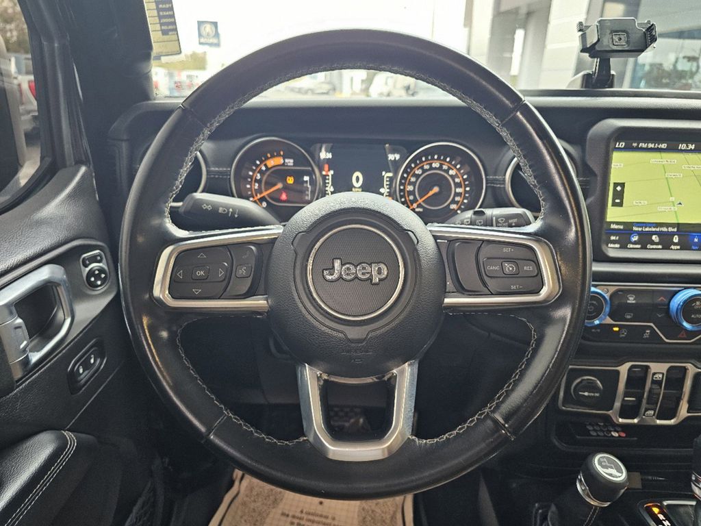 2020 Jeep Wrangler Unlimited Sahara 13