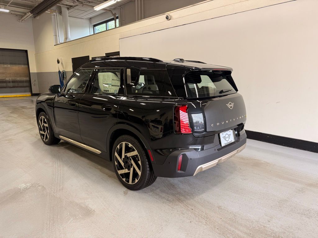 2025 MINI Cooper Countryman Signature 3