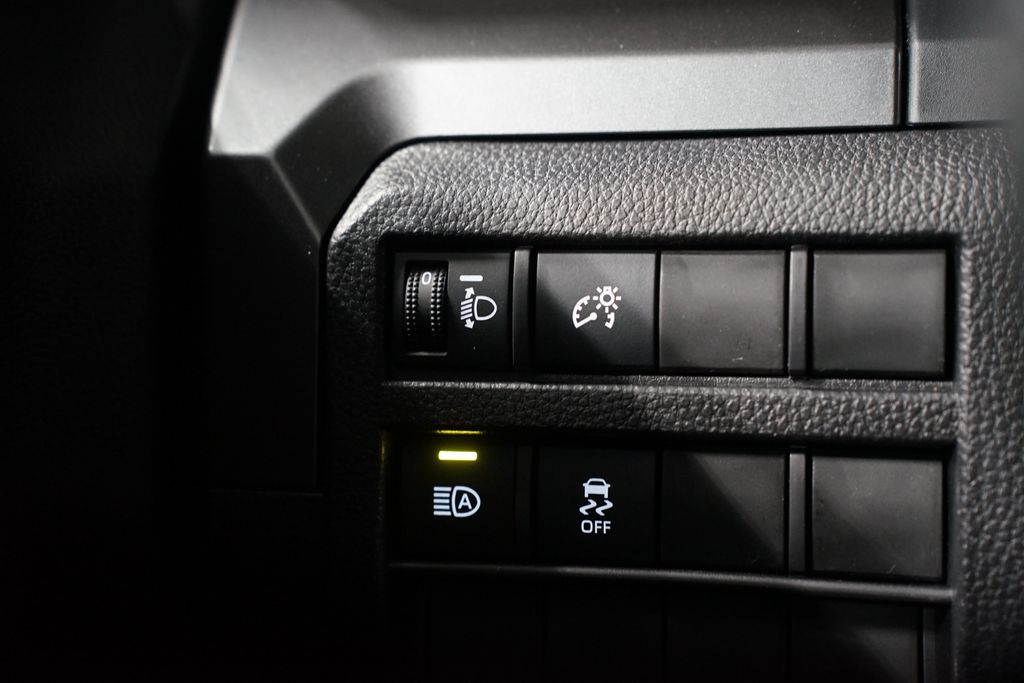 Thumbnail: 2025 Toyota Tacoma - 25