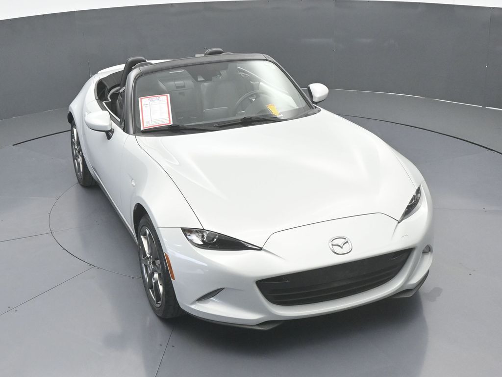 Used 2016 Ceramic Metallic Mazda Grand Touring image 49