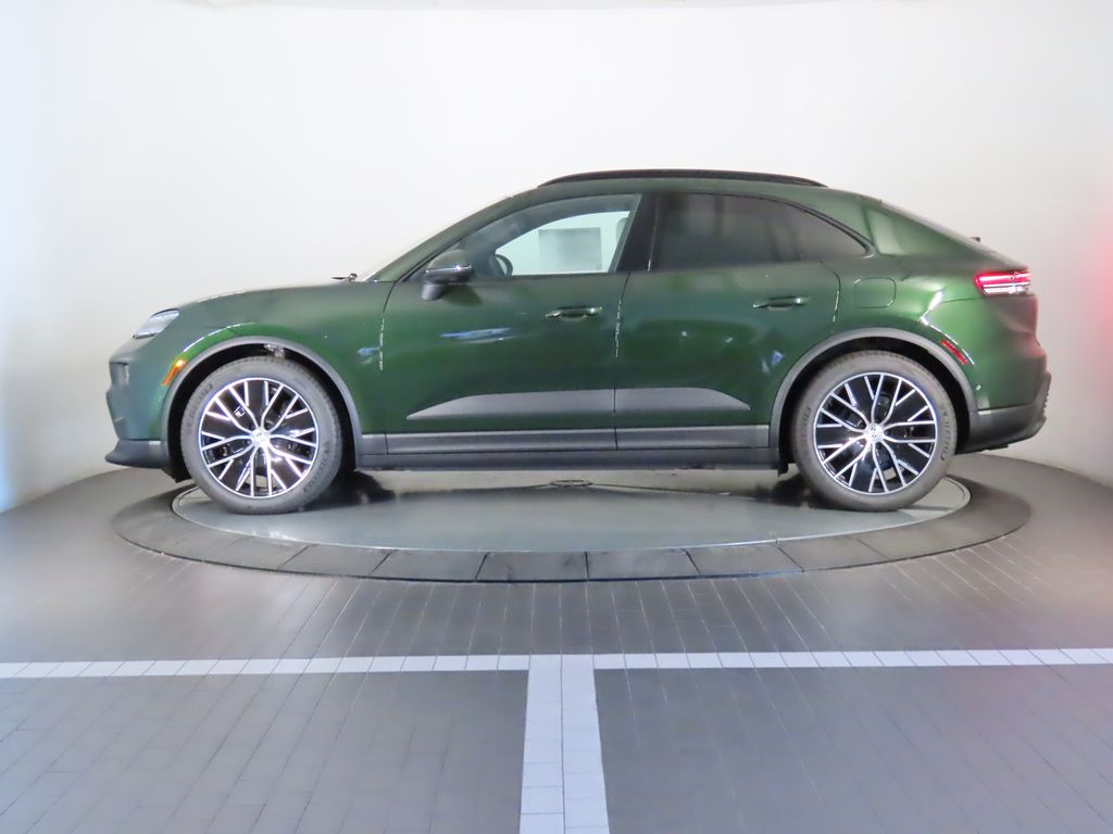 Thumbnail: 2025 Porsche Macan - 2