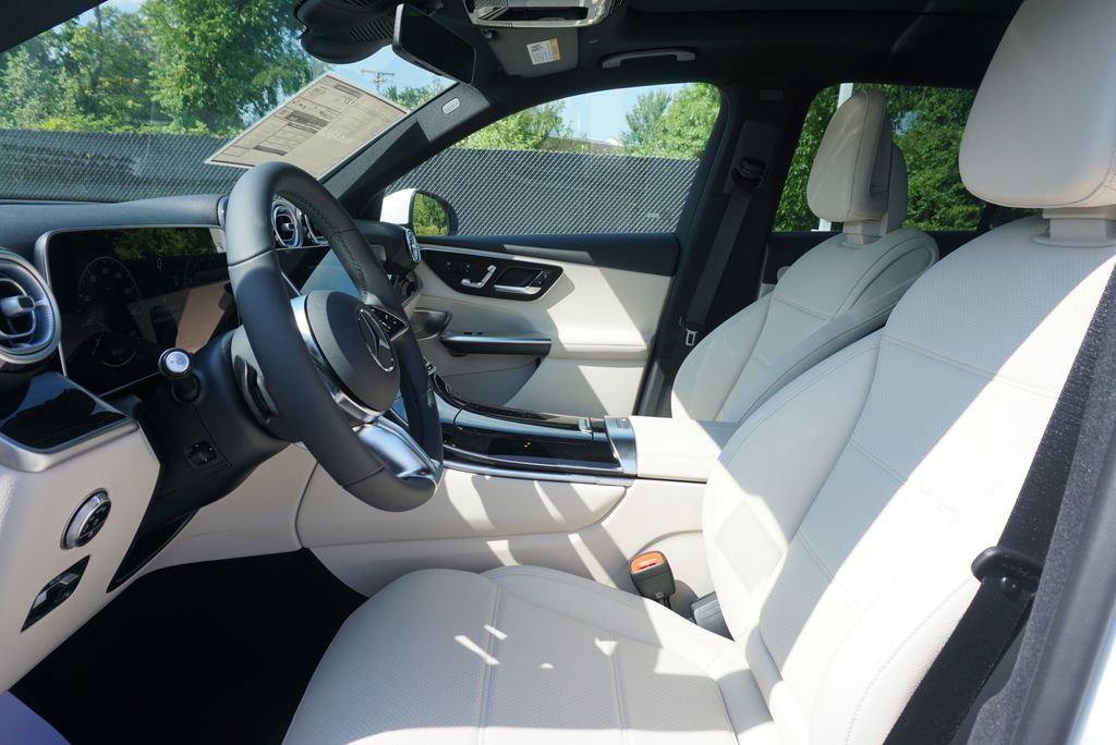 Thumbnail: 2026 Mercedes-Benz GLC - 9