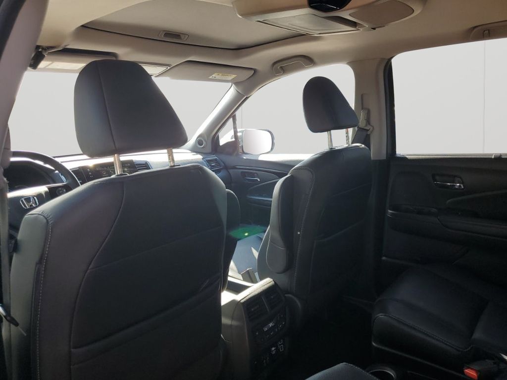 Used Car 2022 Honda Pilot  Touring For Sale Under $35,000 In Austin, Texas