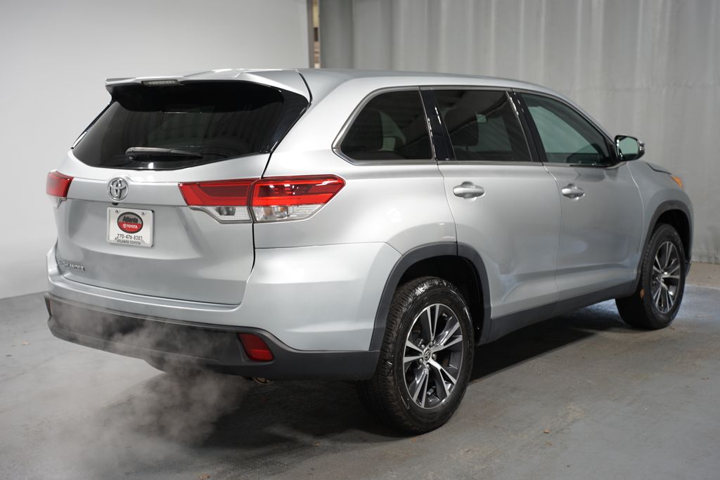 2019 Toyota Highlander LE 8