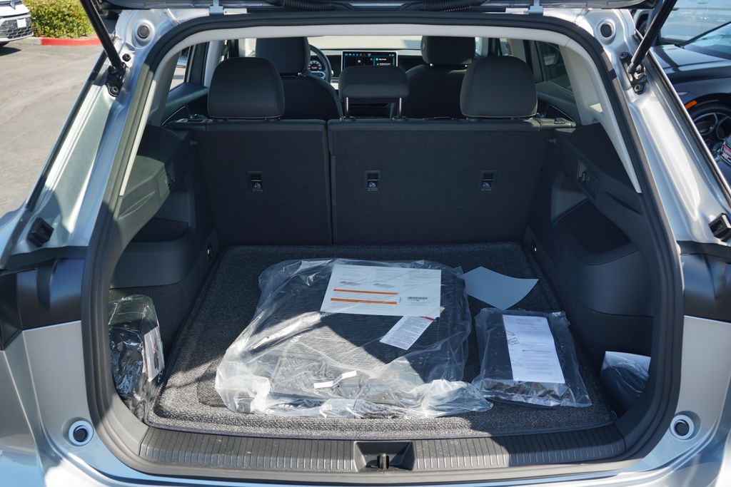 Thumbnail: 2025 Volkswagen Tiguan - 11