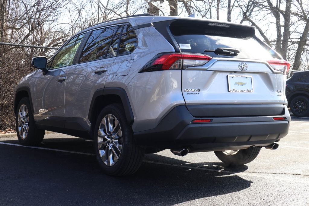 2019 Toyota RAV4 XLE Premium 5