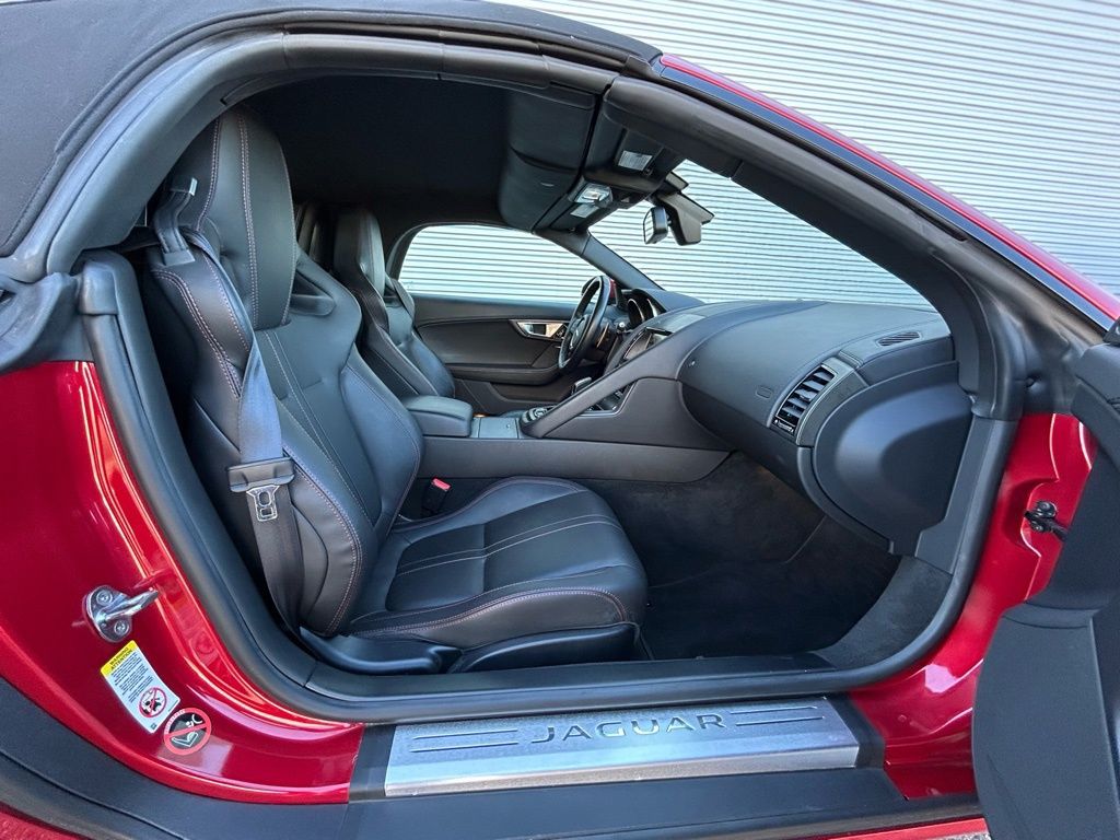 Used 2014  Jaguar S image 52