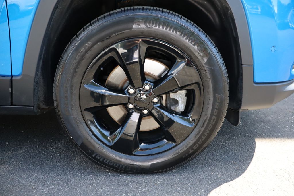 used 2023 Jeep Cherokee car, priced at $24,800