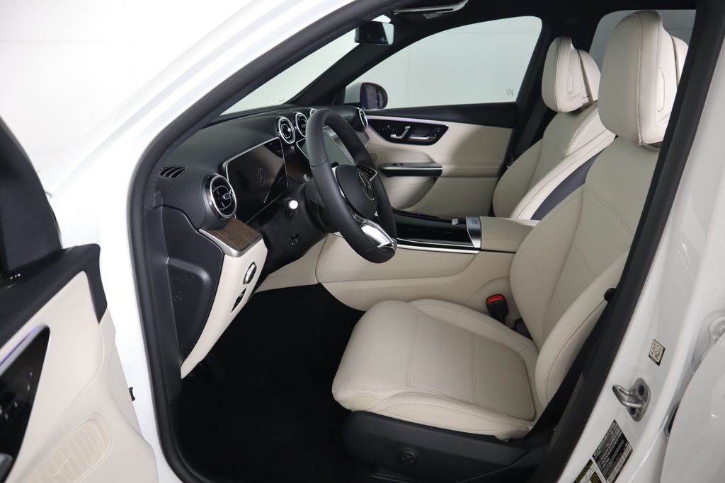 Thumbnail: 2025 Mercedes-Benz GLC - 19