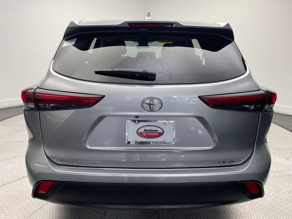 2021 Toyota Highlander LE 6