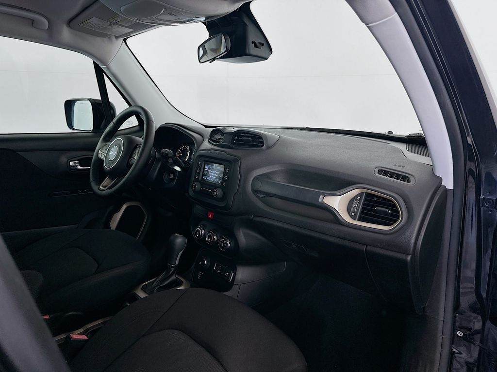 Thumbnail: 2016 Jeep Renegade - 27