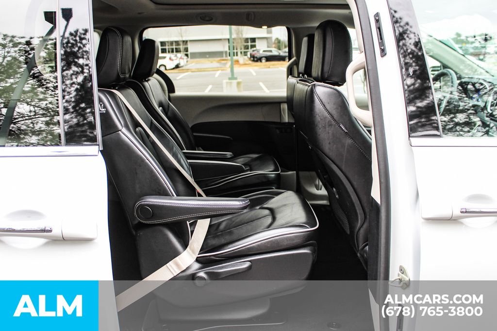 2023 Chrysler Pacifica Hybrid Limited - Photo 22