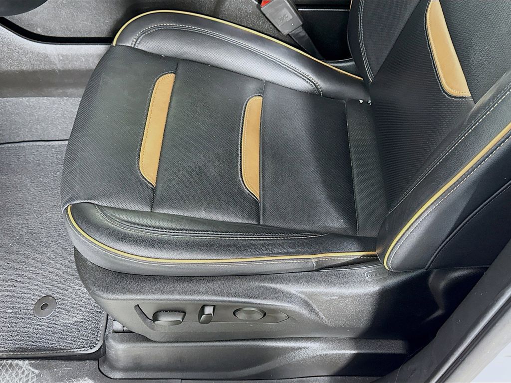 Thumbnail: 2023 GMC Yukon - 20