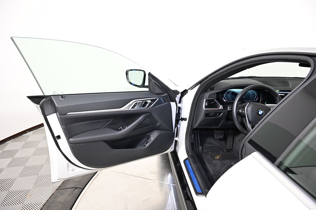 Thumbnail: 2023 BMW 4 Series - 21