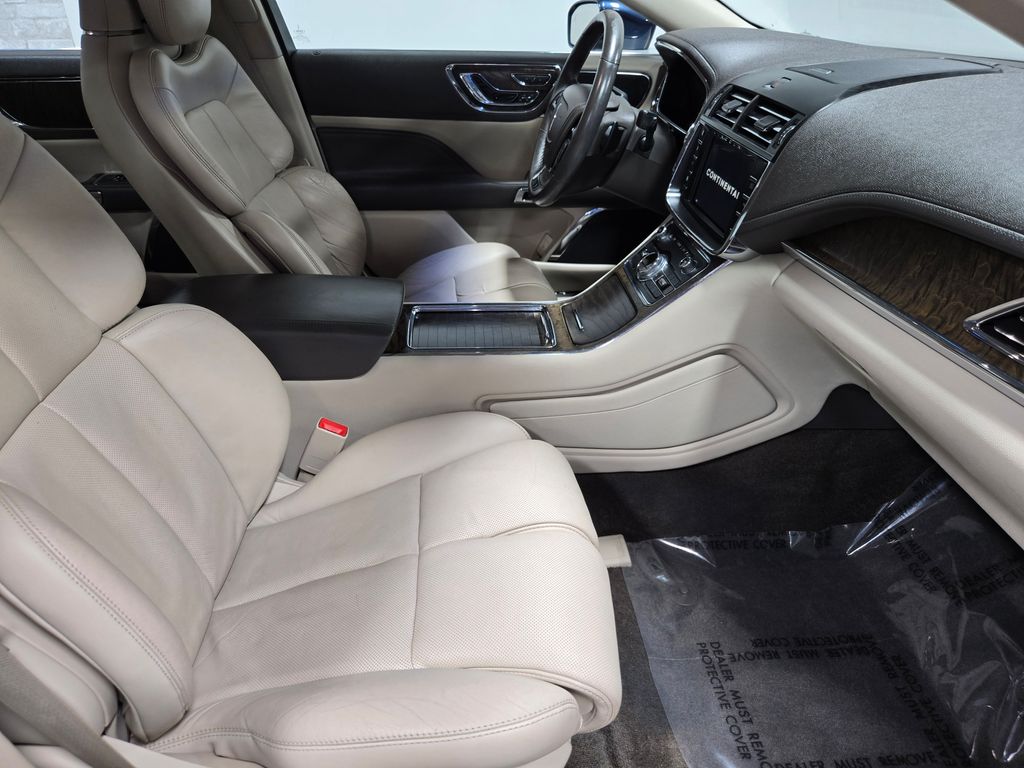 2017 Lincoln Continental Reserve - Photo 51
