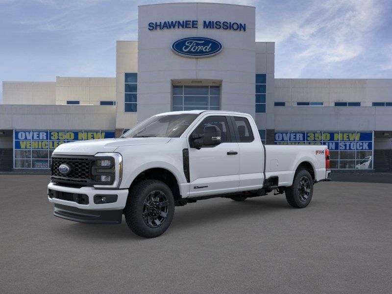 Oxford White 2025 Ford F-250 Super Duty Pickup Truck Four-Wheel Drive Automatic