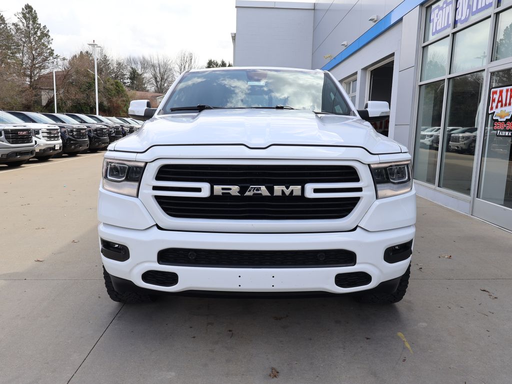 View vehicle photo 5