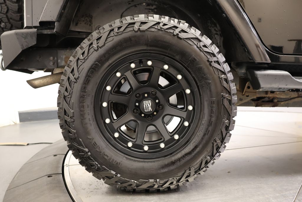 Thumbnail: 2013 Jeep Wrangler - 11
