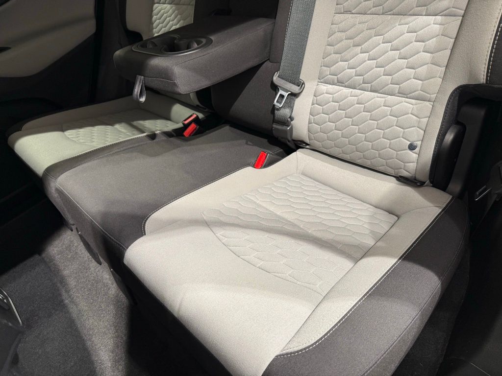 Thumbnail: 2019 Chevrolet Equinox - 19