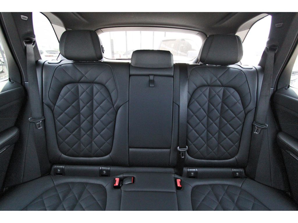 2025 BMW X5 sDrive40i White at DeMontrond Auto Country