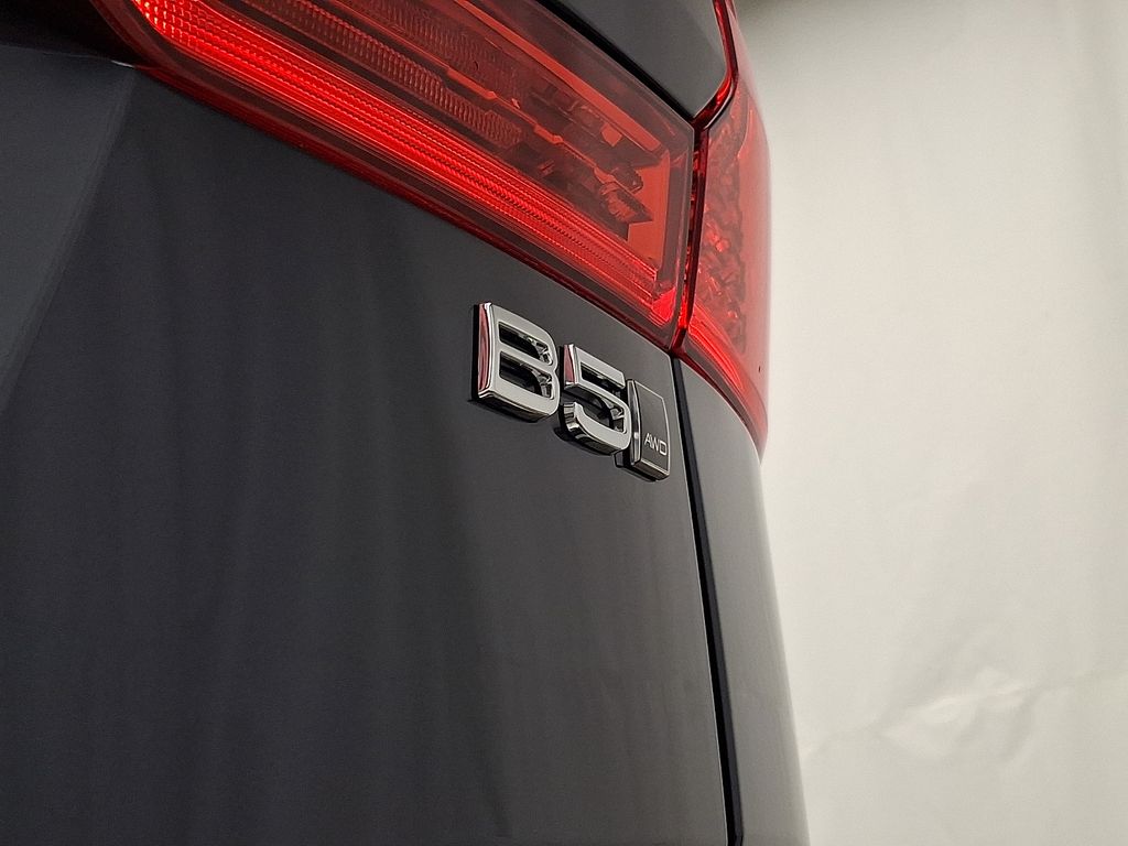 Thumbnail: 2024 Volvo XC60 - 32