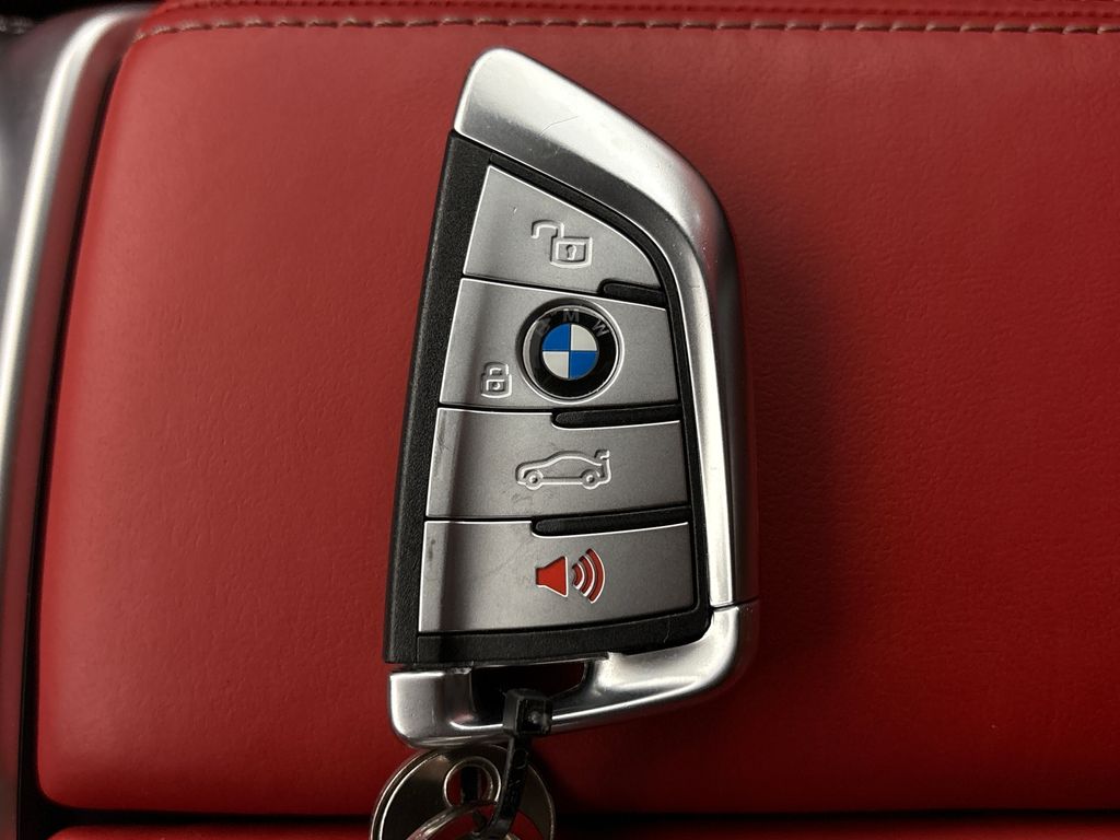 Used 2025 Black BMW ALPINA B8 xDrive image 34