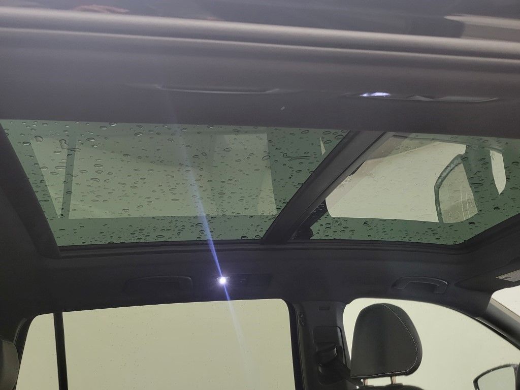 Thumbnail: 2024 Volkswagen Tiguan - 16