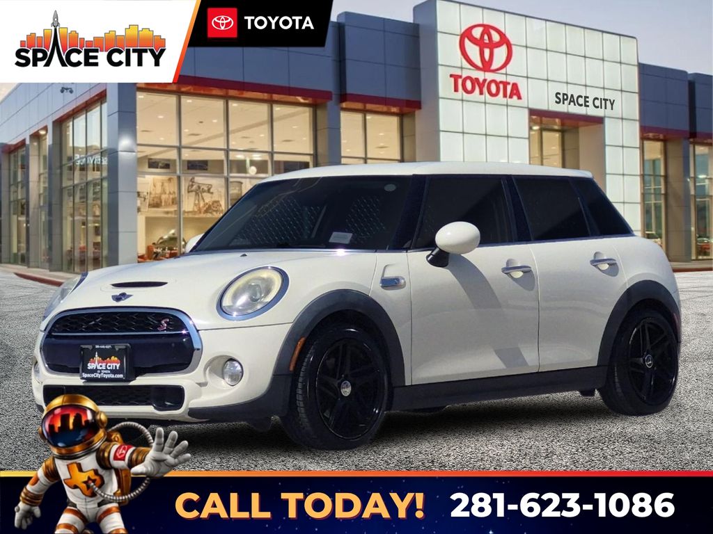 Pepper White 2015 MINI Cooper Hatchback Front-Wheel Drive 6-Speed Automatic