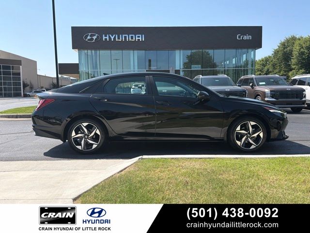 Onyx Black 2023 Hyundai Elantra Sedan Front-Wheel Drive Continuously Variable Transmission