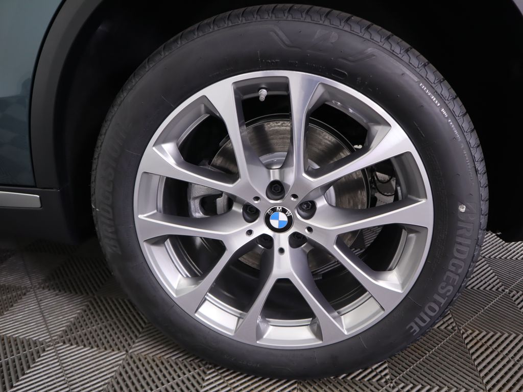 Thumbnail: 2026 BMW X5 - 32