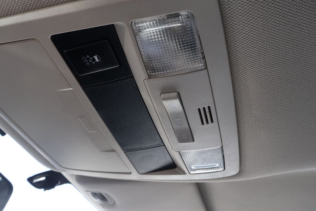 Thumbnail: 2016 Toyota Tacoma - 27