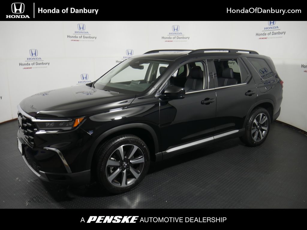 2025 Honda Pilot Touring -
                  Danbury, CT