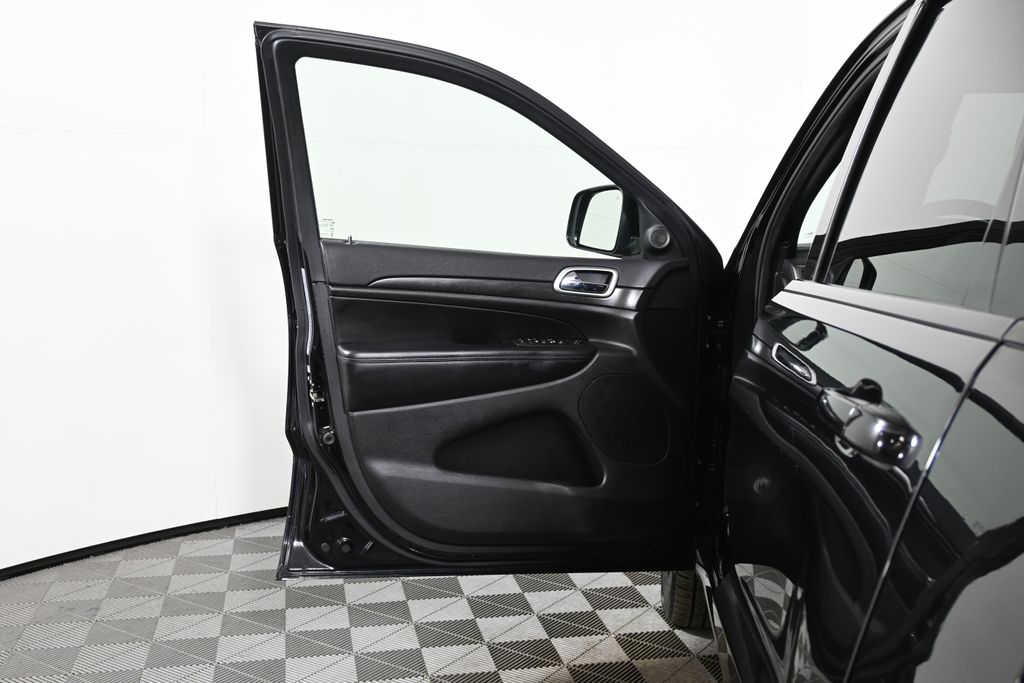 Thumbnail: 2018 Jeep Grand Cherokee - 27