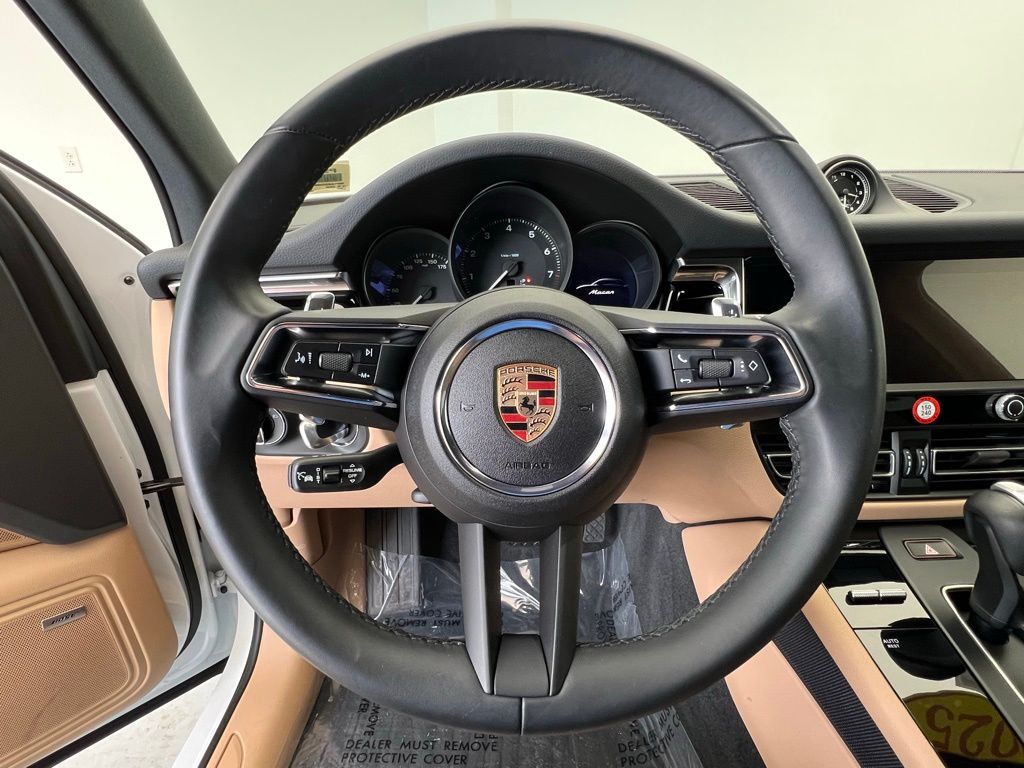2025 Porsche Macan  7