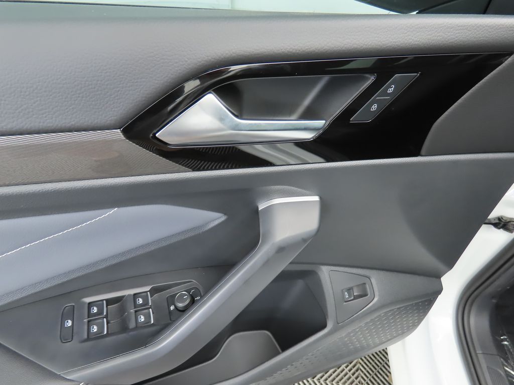 Thumbnail: 2025 Volkswagen Jetta - 23