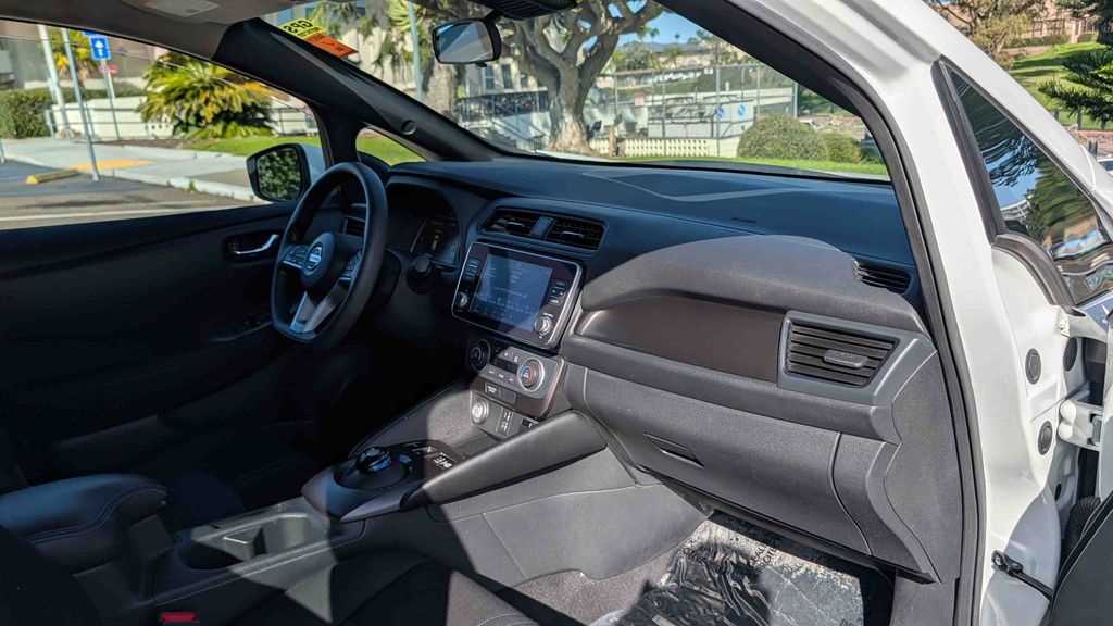 Used 2022 Nissan Leaf S 4D Hatchback