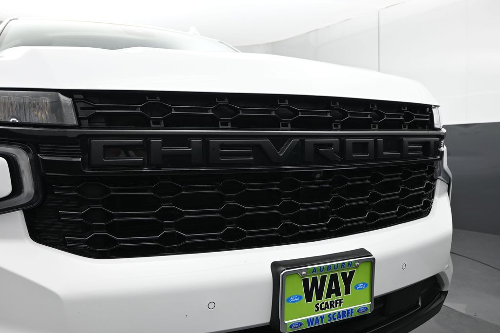 2023 Chevrolet Suburban 4WD RST