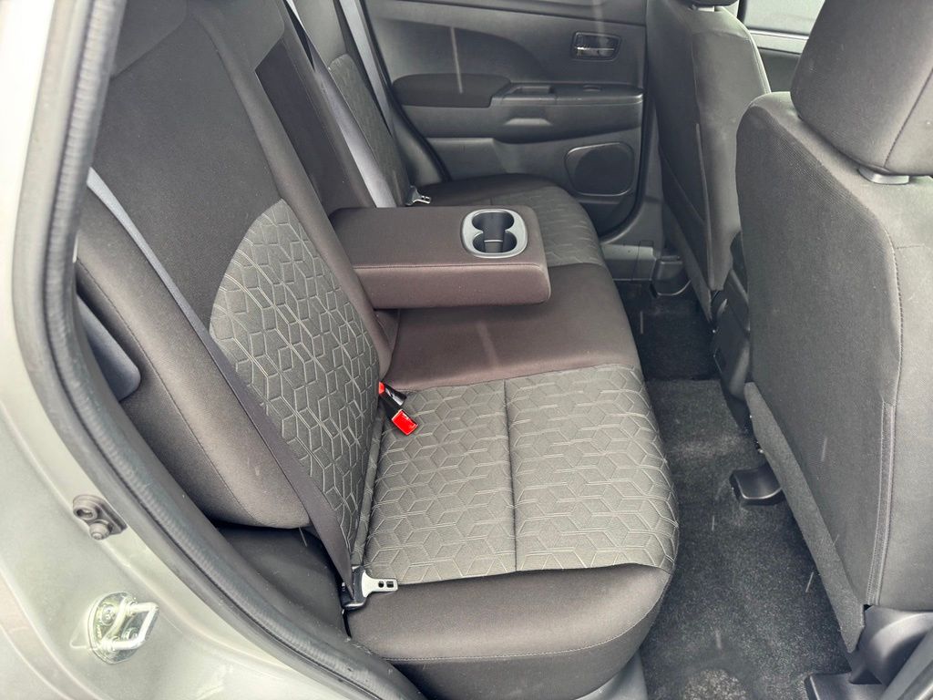 Used 2025 GRAY Mitsubishi 2.0 S image 25