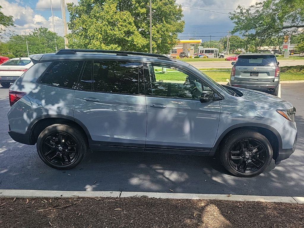 Certified Used 2024 Gray Honda Black Edition image 6