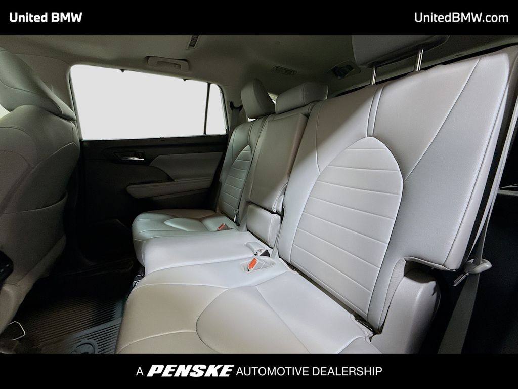 Thumbnail: 2020 Toyota Highlander - 12