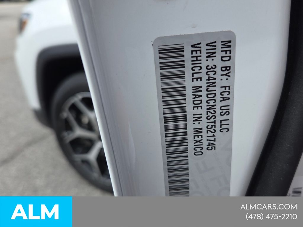 Used 2025 White Jeep Limited image 8