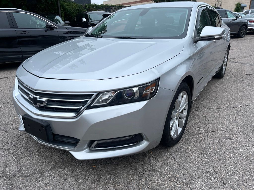 2018 Chevrolet Impala Plata (Silver Ice Metallic) Sedán Tracción delantera 6 velocidades Automática marcha alta