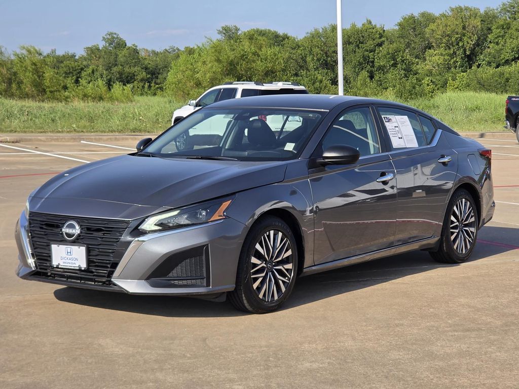 Gray (Gun Metallic) 2025 Nissan Altima Sedan Front-Wheel Drive Continuously Variable Transmission