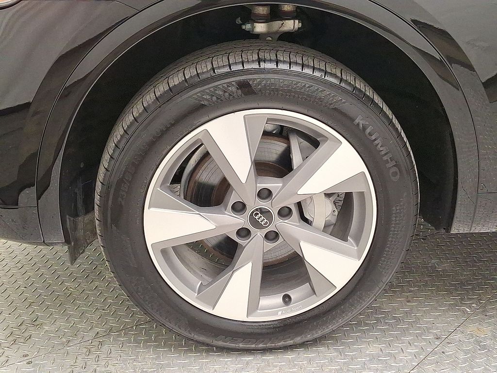 Thumbnail: 2023 Audi Q5 - 8