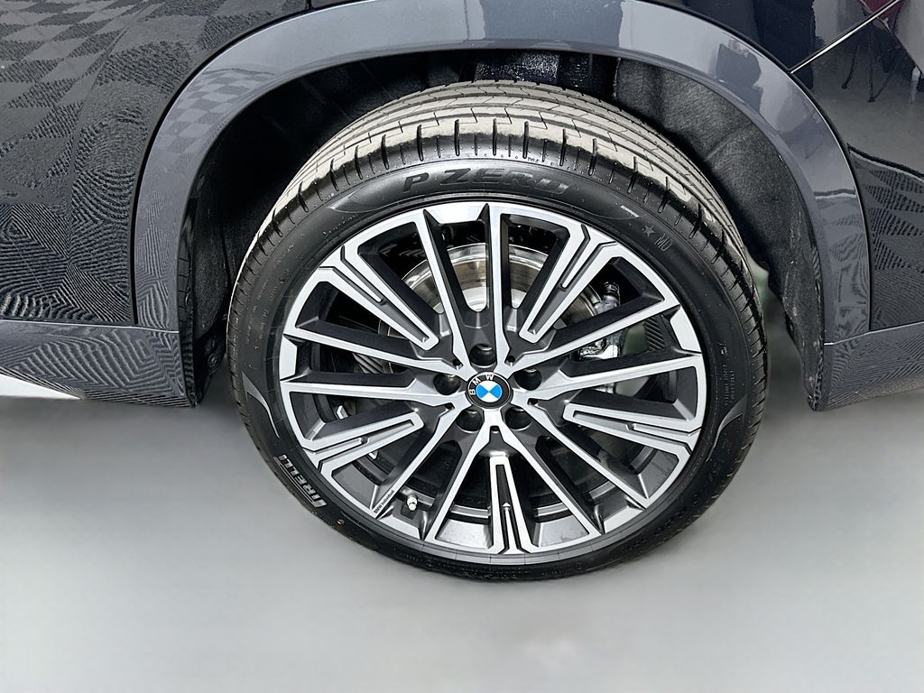 Thumbnail: 2025 BMW X1 - 23