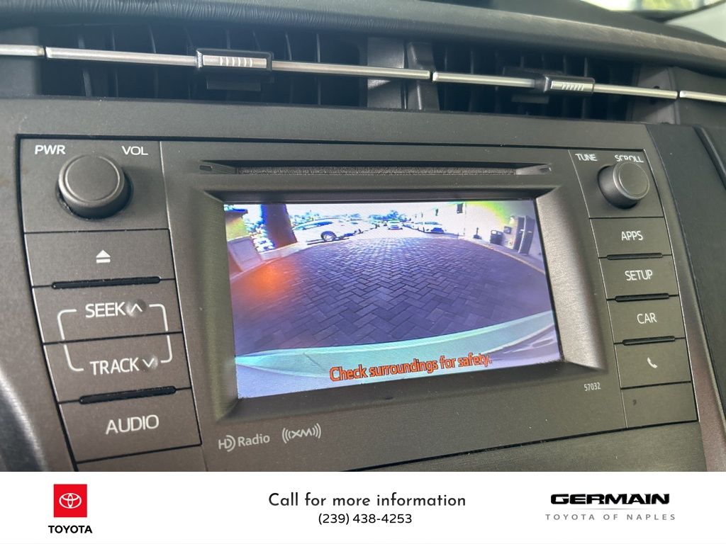 2013 Toyota Prius Three photo 7